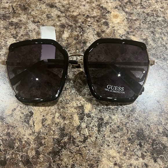 Guess sunglasses - Picture 1 of 1